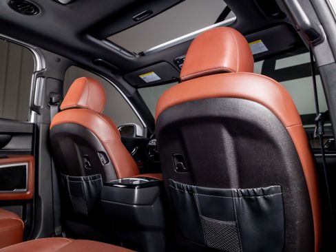Used 2023 Kia Telluride EX w/ EX Captain's Chair Package FWD image 21