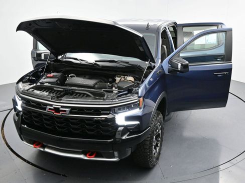 Used 2023 Chevrolet Silverado 1500 ZR2 w/ Technology Package image 45
