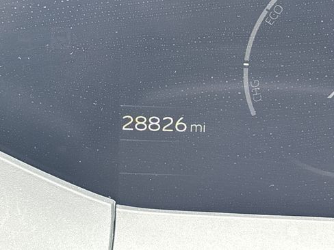 Used 2025 Toyota Prius LE FWD image 20