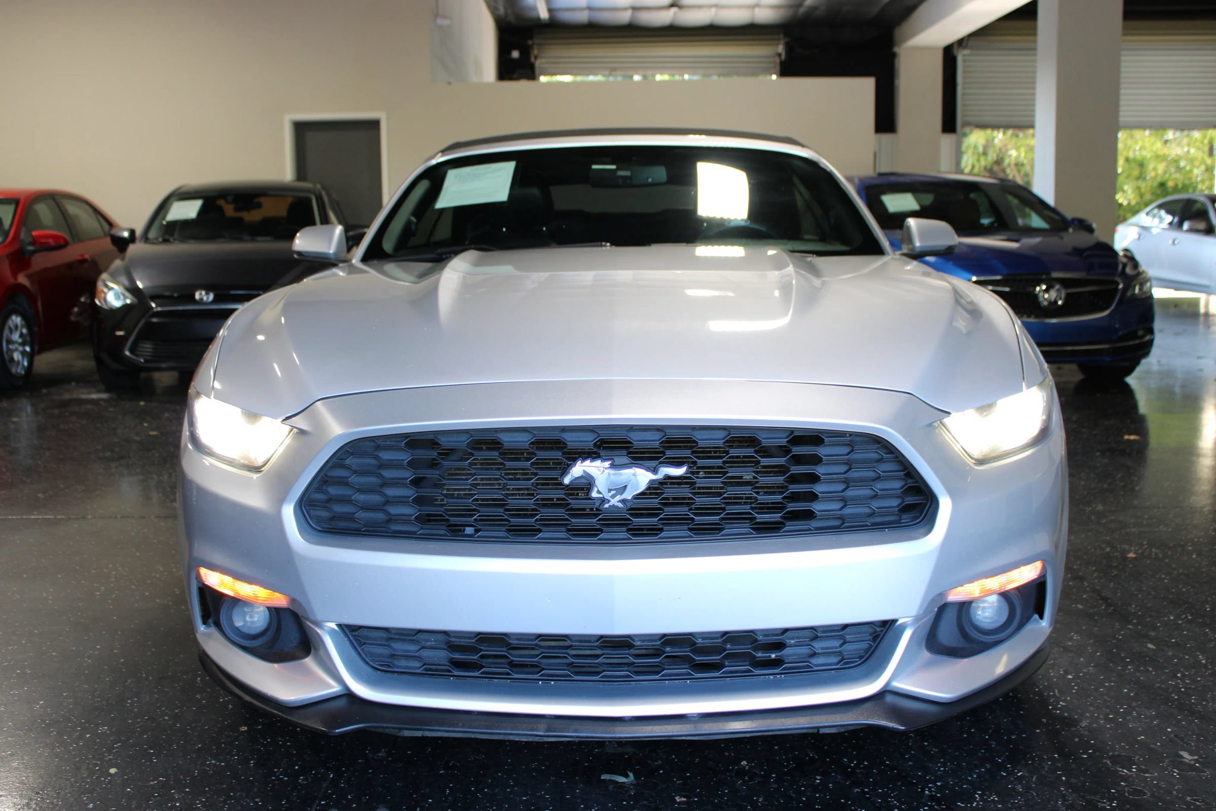 Used 2016 Ford Mustang Convertible RWD image 8