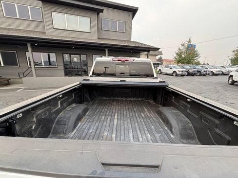 Used 2022 GMC Sierra 2500 AT4 w/ AT4 Premium Plus Package AWD/4WD image 5