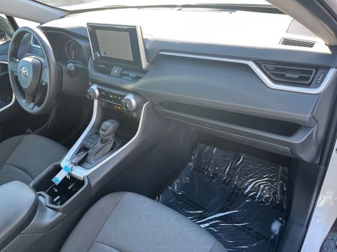 Used 2025 Toyota RAV4 XLE image 29