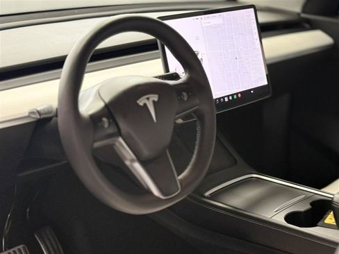 Used 2021 Tesla Model Y Long Range AWD/4WD image 10