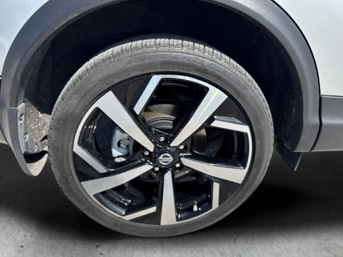 Certified 2022 Nissan Rogue Sport SL w/ Premium Package AWD/4WD image 44