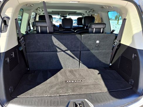 Used 2023 Nissan Armada SL image 9