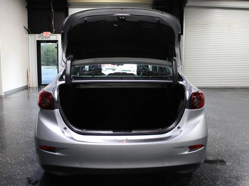 Used 2017 MAZDA MAZDA3 Touring w/ Popular Equipment Package FWD image 33