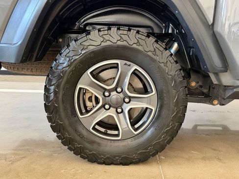 Used 2020 Jeep Gladiator Sport w/ Quick Order Package 24S AWD/4WD image 9