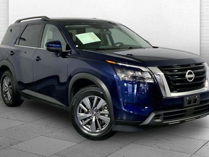 Used 2025 Nissan Pathfinder SV