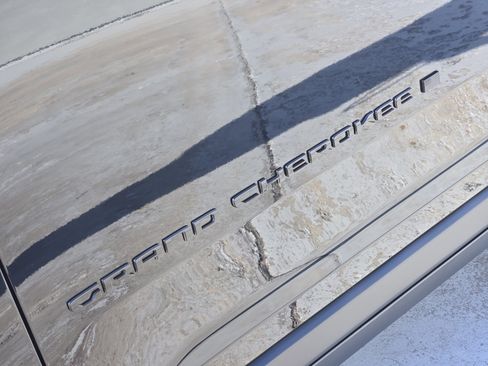 New 2025 Jeep Grand Cherokee L Laredo image 8