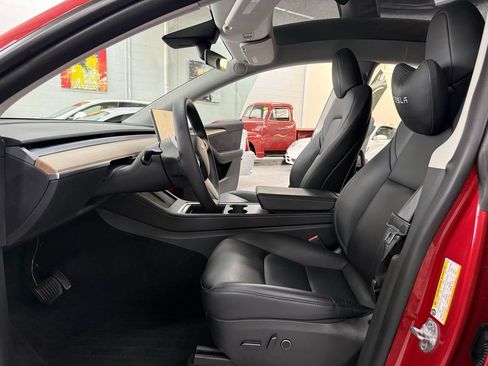 Used 2022 Tesla Model Y Long Range AWD/4WD image 11
