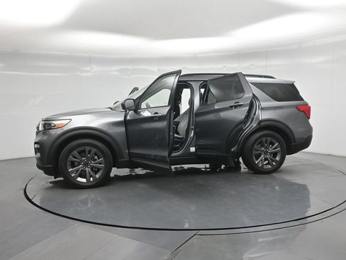 Certified 2021 Ford Explorer XLT w/ Equipment Group 202A RWD image 35