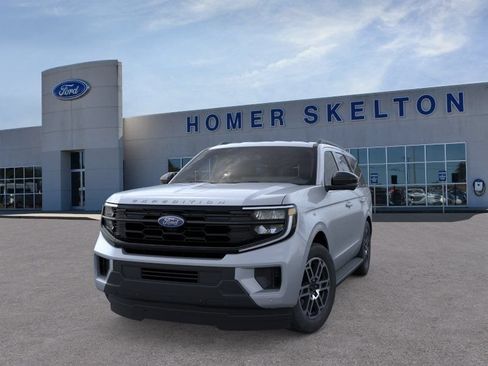 New 2026 Ford Expedition Active AWD/4WD image 2