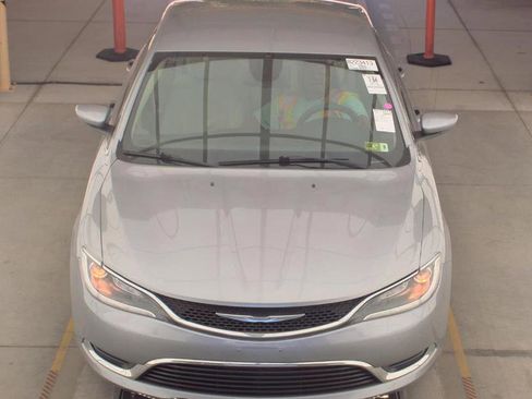 Used 2016 Chrysler 200 Limited FWD image 2