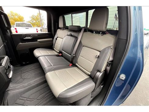 Used 2024 Chevrolet Silverado 2500 ZR2 w/ Technology Package image 28