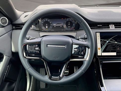 Used 2025 Land Rover Range Rover Evoque Dynamic SE image 5