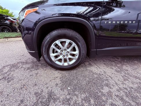 Used 2020 Chevrolet Traverse LT AWD/4WD image 34