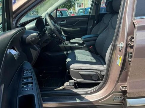 Used 2019 Hyundai Santa Fe SE FWD image 16