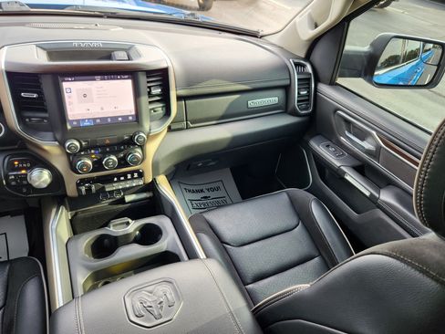 Used 2022 RAM 1500 Laramie AWD/4WD image 17
