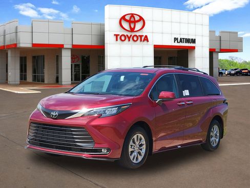 New 2026 Toyota Sienna XLE FWD image 2