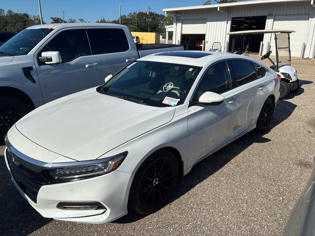 Used 2018 Honda Accord Touring image 2