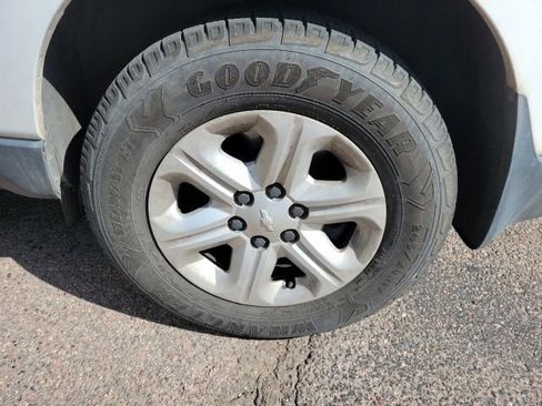 Used 2017 Chevrolet Traverse LS image 9