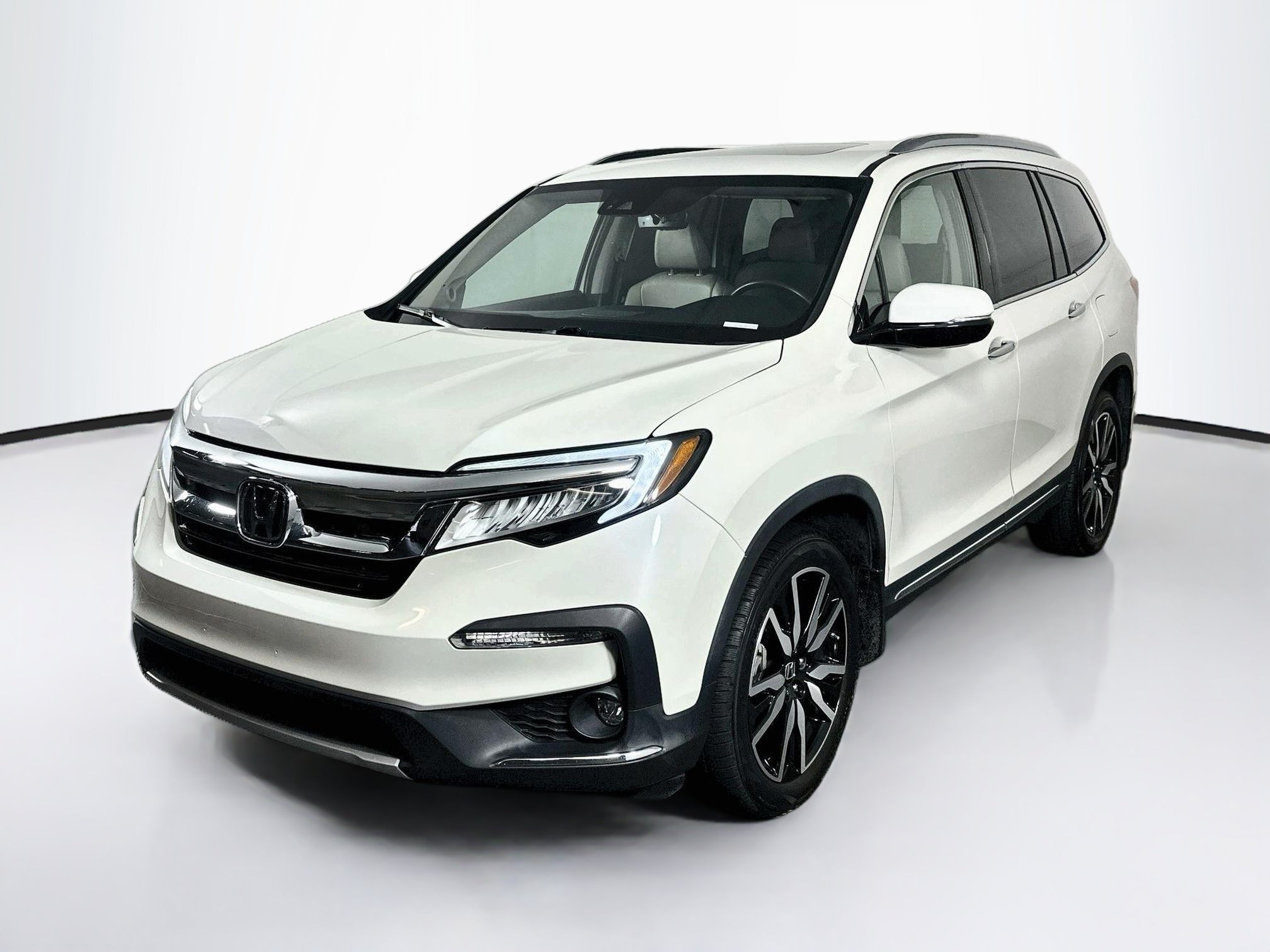 Used 2019 Honda Pilot Elite image 3