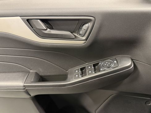 Used 2022 Ford Escape SE w/ SE Sport Appearance Package image 20