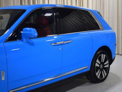 Certified 2022 Rolls-Royce Cullinan w/ Dynamic Package image 5