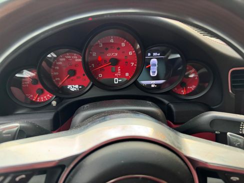 Used 2018 Porsche 911 GT3 RS image 25
