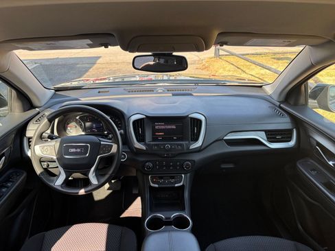 Used 2024 GMC Terrain SLE FWD image 27