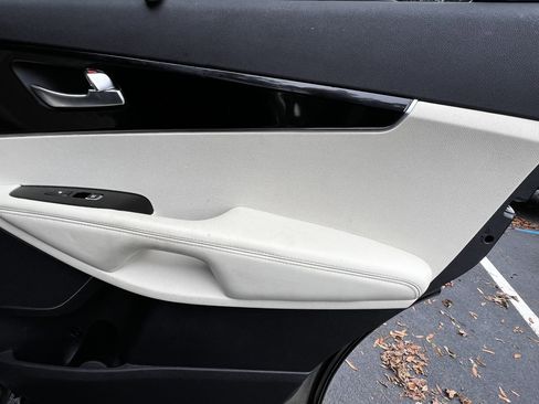 Used 2018 Kia Sorento SX image 39