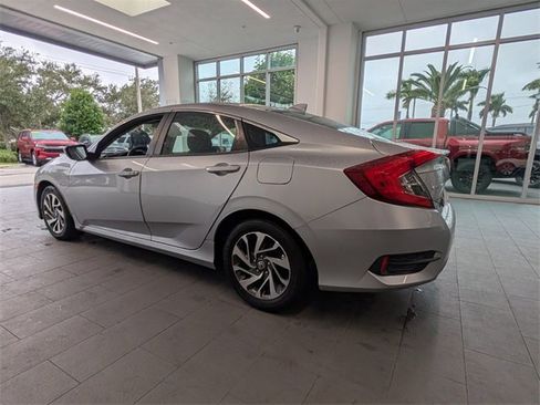 Used 2018 Honda Civic EX image 9
