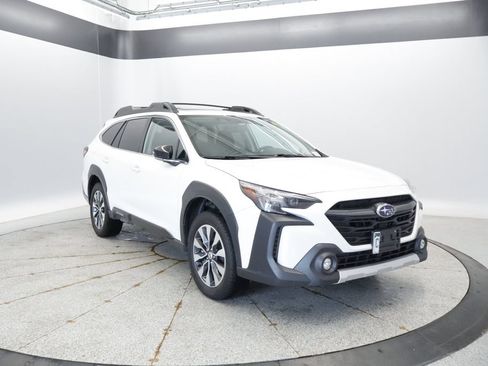 Used 2024 Subaru Outback Limited AWD/4WD image 10