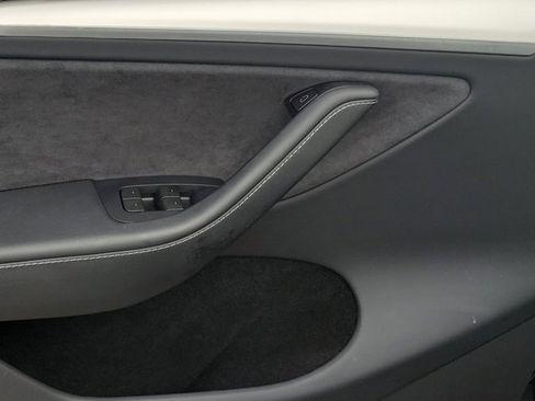 Used 2024 Tesla Model Y Long Range image 13