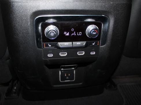 Used 2024 GMC Yukon Denali Ultimate AWD/4WD image 26