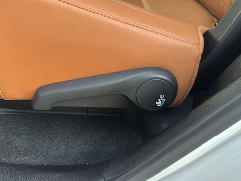 Used 2022 Lexus RX 350L Premium image 23