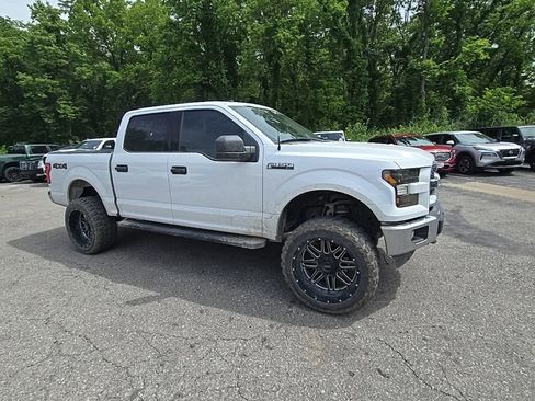 Used 2017 Ford F150 XLT AWD/4WD image 10