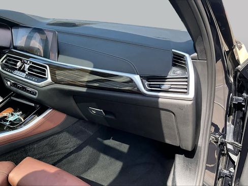 Used 2021 BMW X5 sDrive40i w/ M Sport Package RWD image 18