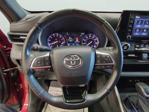 Used 2021 Toyota Highlander XSE AWD/4WD image 23