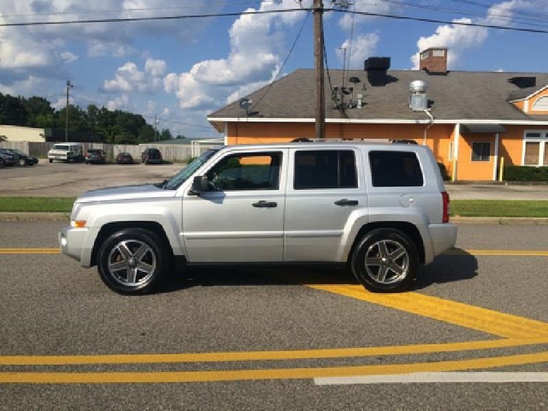 Used 2008 Jeep Patriot Limited AWD/4WD image 5