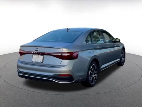 Used 2025 Volkswagen Jetta SE image 12