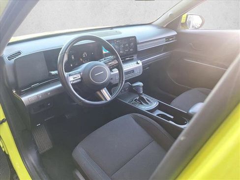 Used 2025 Hyundai Kona SEL image 9