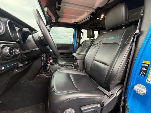 Used 2022 Jeep Wrangler Unlimited Rubicon 4xe w/ Cold Weather Group AWD/4WD image 21