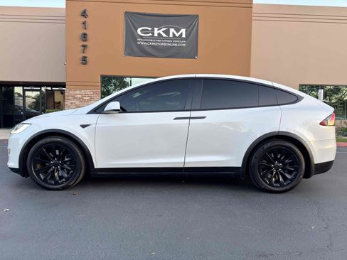 Used 2016 Tesla Model X 90D image 3