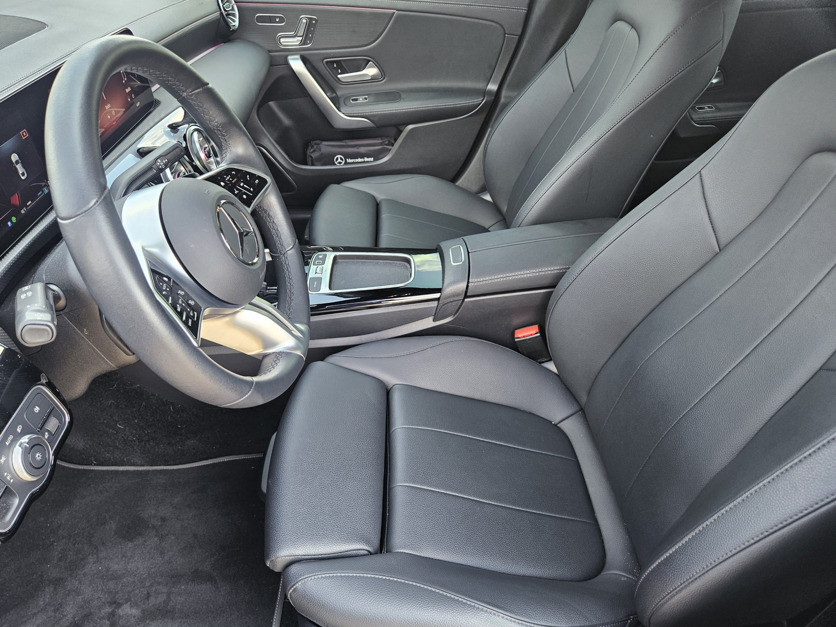 Used 2025 Mercedes-Benz CLA 250 image 5
