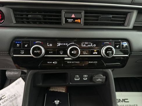 Used 2025 Honda Pilot Elite image 31