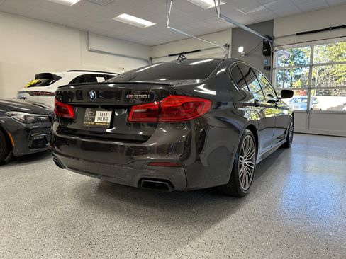 Used 2018 BMW M550i xDrive image 10
