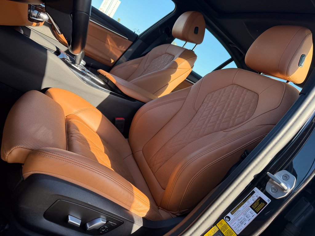 Used 2022 BMW 530e w/ Premium Package RWD image 4