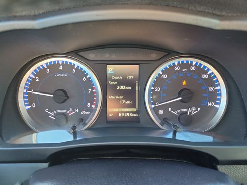 Used 2017 Toyota Highlander LE image 15