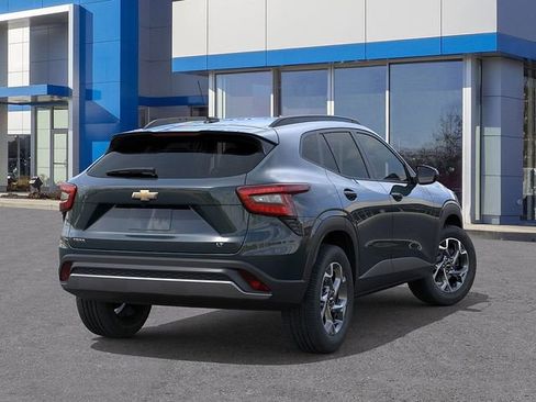 New 2026 Chevrolet Trax LT image 4